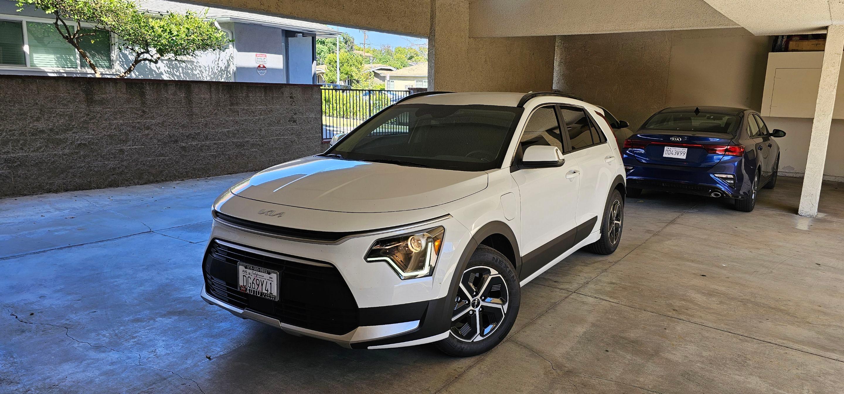 Kia Niro Plug-In Hybrid 2024 in Burbank, CA
