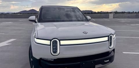 Rivian R1S 2024