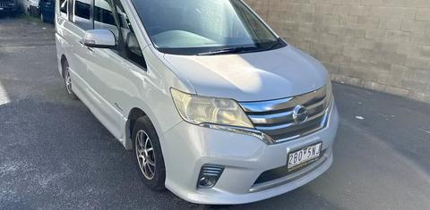 Nissan Serena 2013