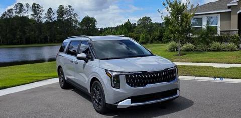 Kia Carnival Hybrid 2026