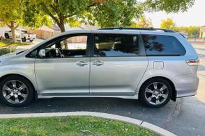 Toyota Sienna car