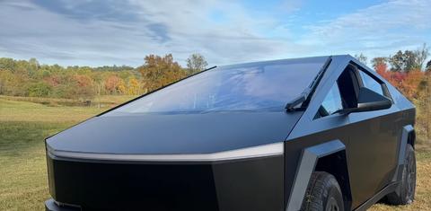 Tesla Cybertruck 2025