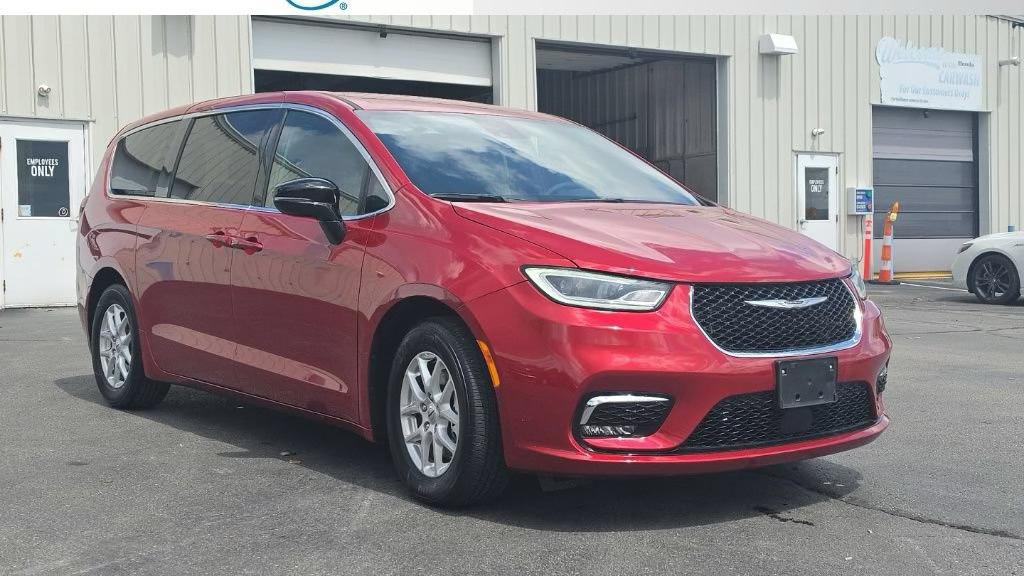 Chrysler Pacifica 2025 in Columbus, OH