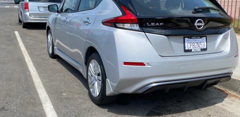 Nissan LEAF 2023