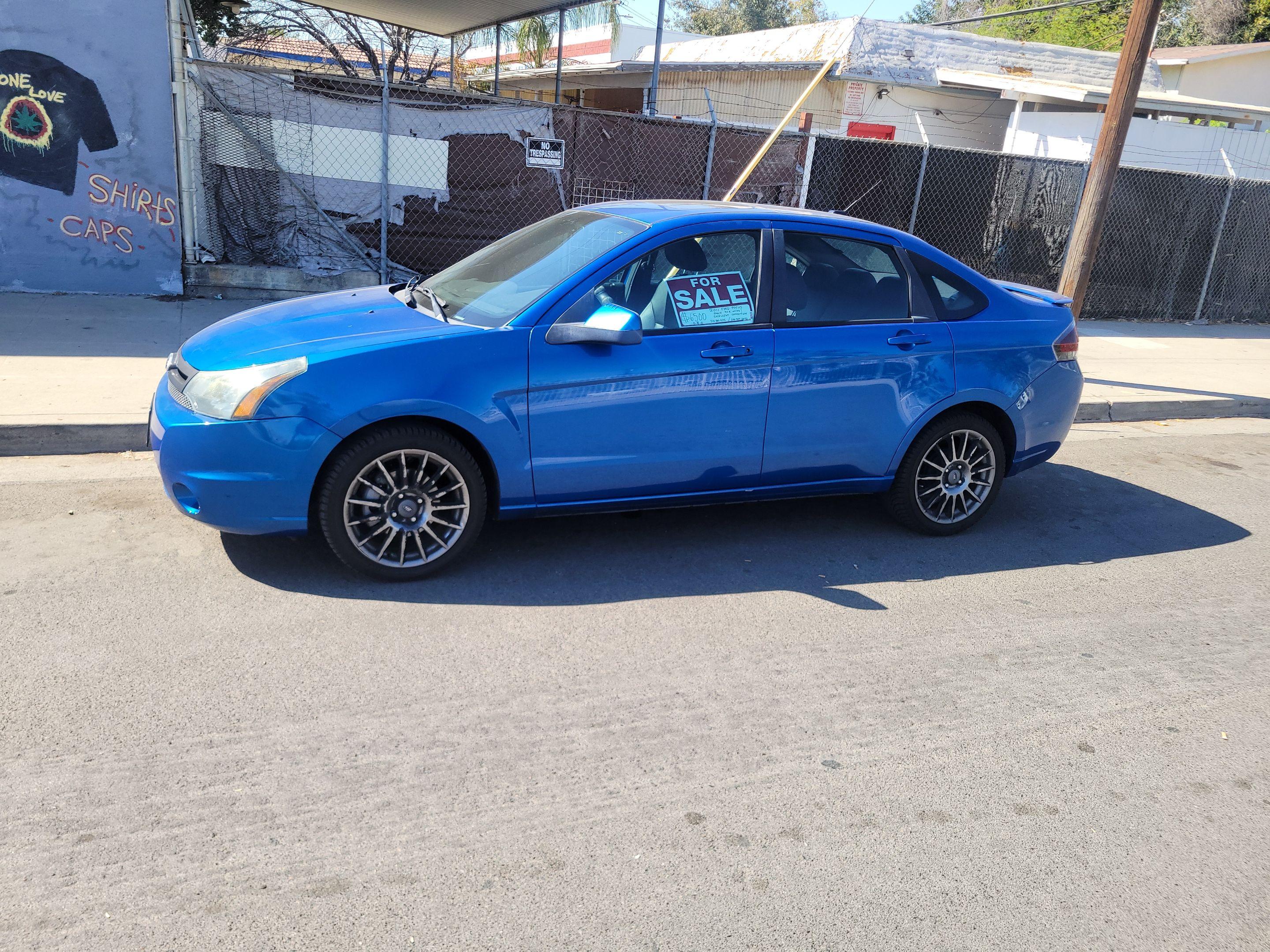 Ford Focus 2011 in Fresno, CA