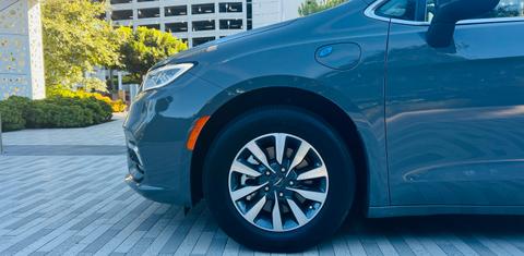 Chrysler Pacifica 2023