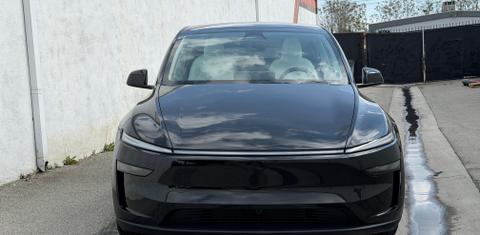 Tesla Model Y 2026