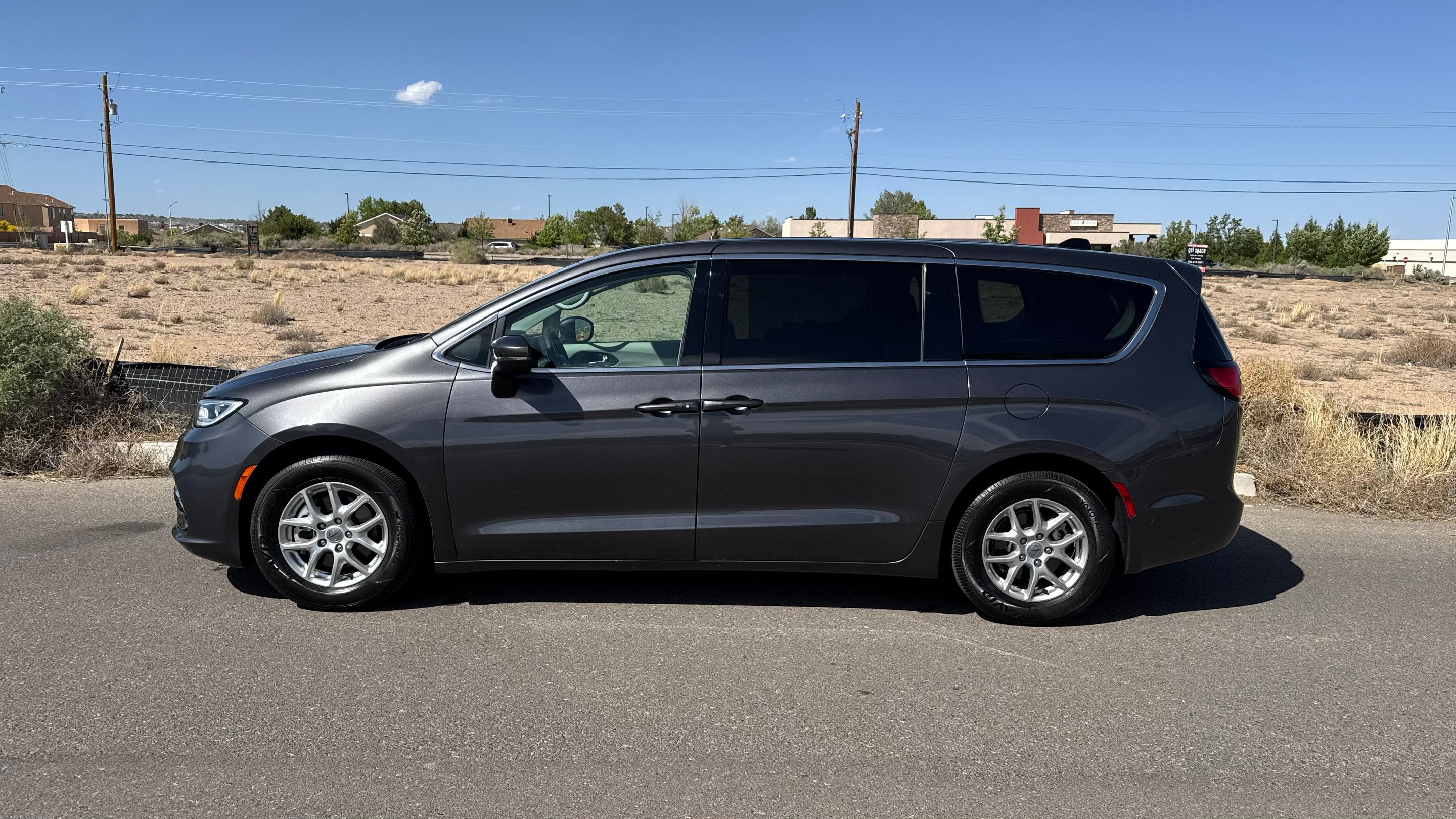 Chrysler Pacifica 2023 in Albuquerque, NM