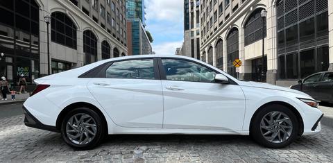 Hyundai Elantra 2024