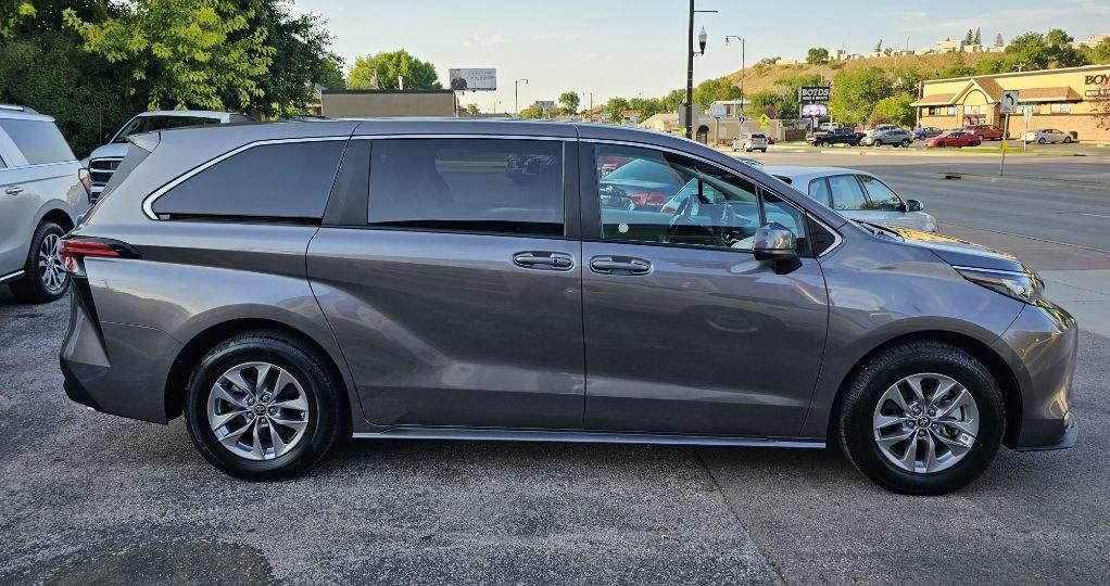 Toyota Sienna 2022 in Belgrade, MT