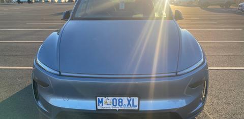 Tesla MODEL Y 2025