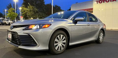 Toyota Camry Hybrid 2023