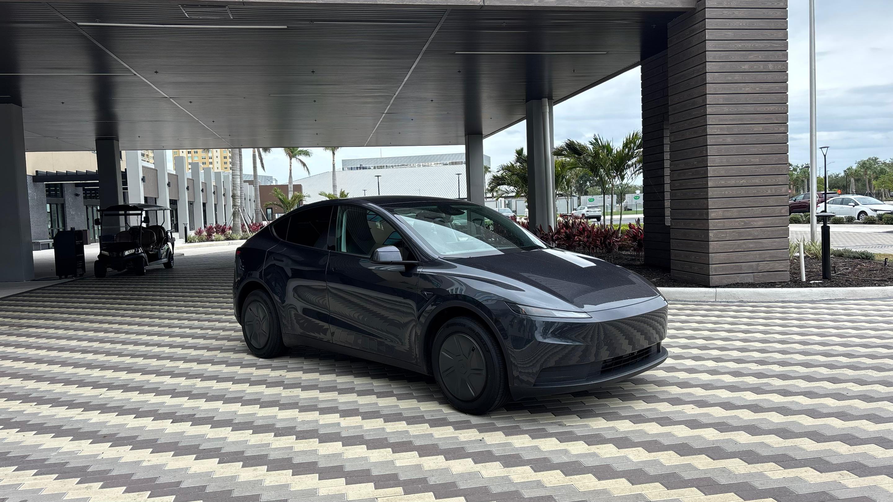 Tesla Model Y 2026 in Palmetto, FL