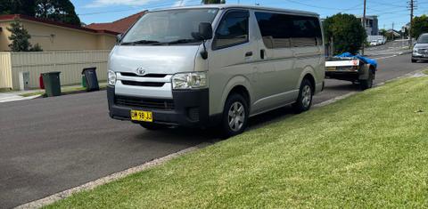 Toyota HIACE 2015