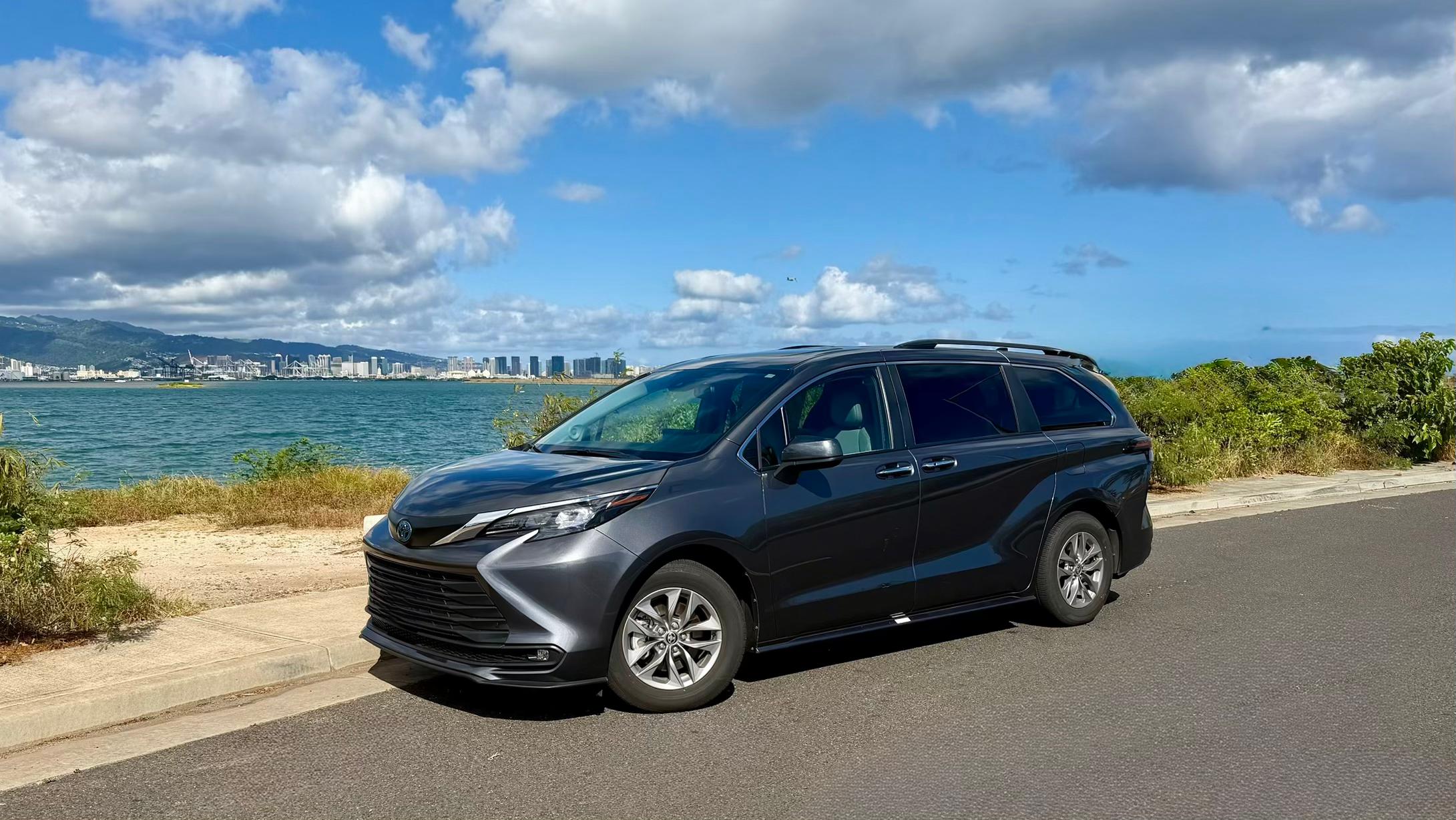 Toyota Sienna 2025 in Honolulu, HI