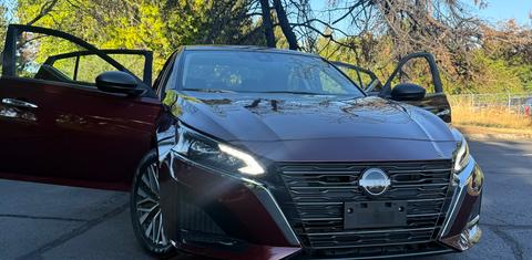 Nissan Altima 2025