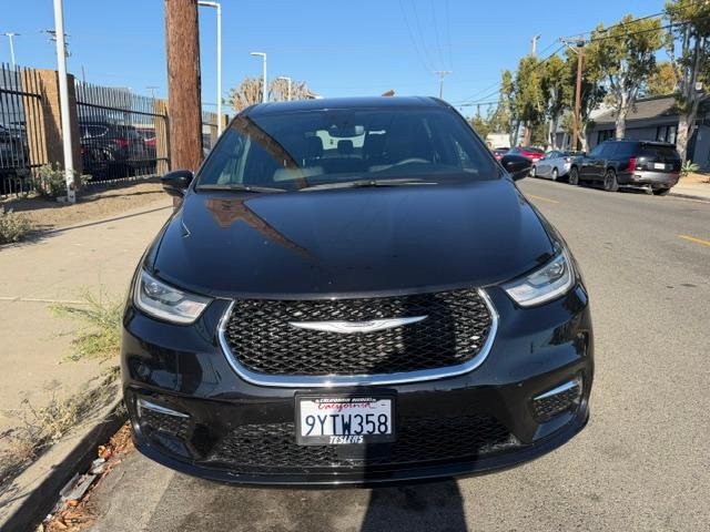 Chrysler Pacifica 2025 in Costa Mesa, CA