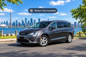 Chrysler Pacifica 2017 in Mississauga