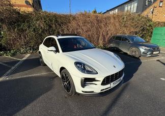 Porsche Macan car