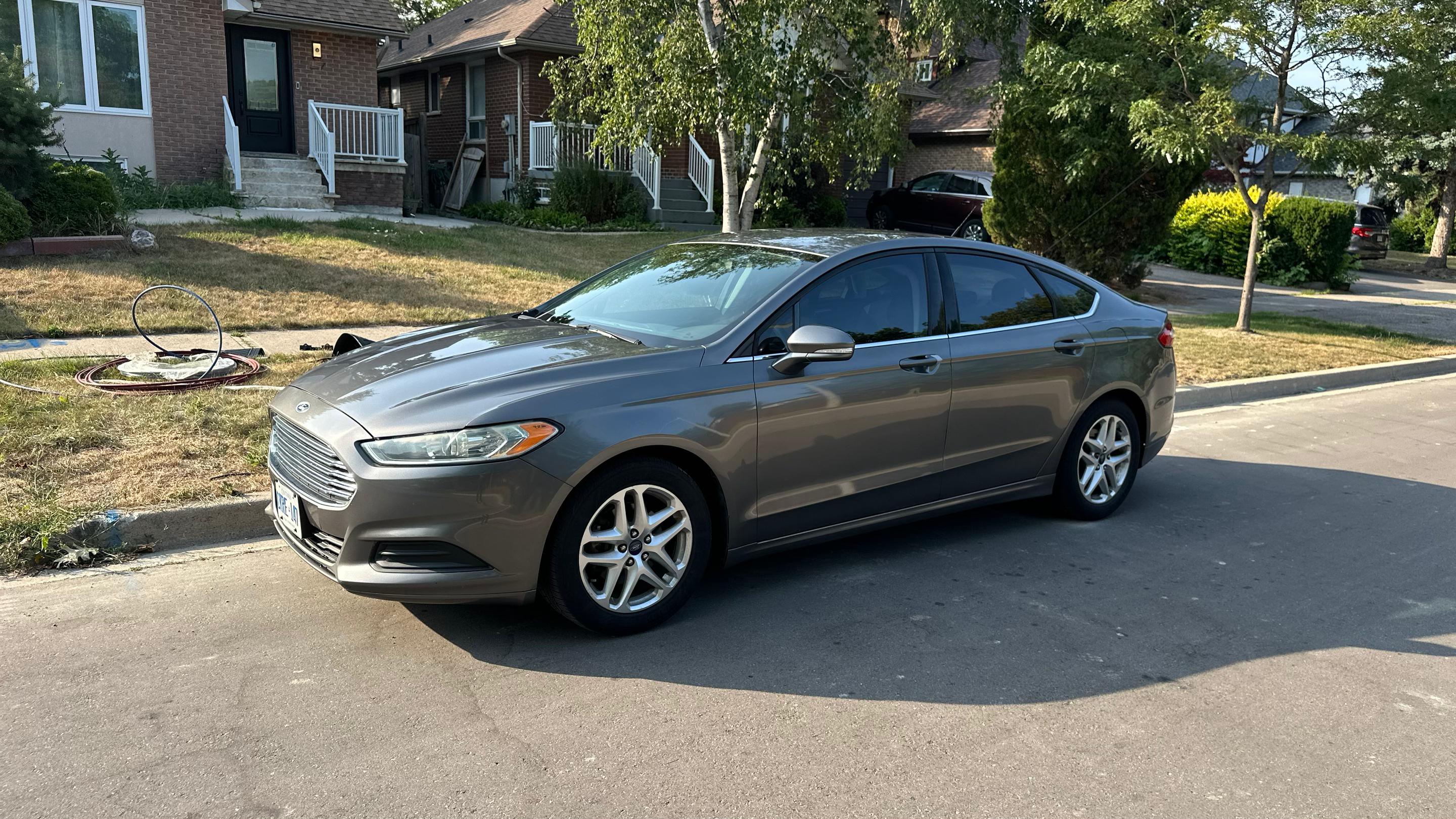 Ford Fusion 2014 à 