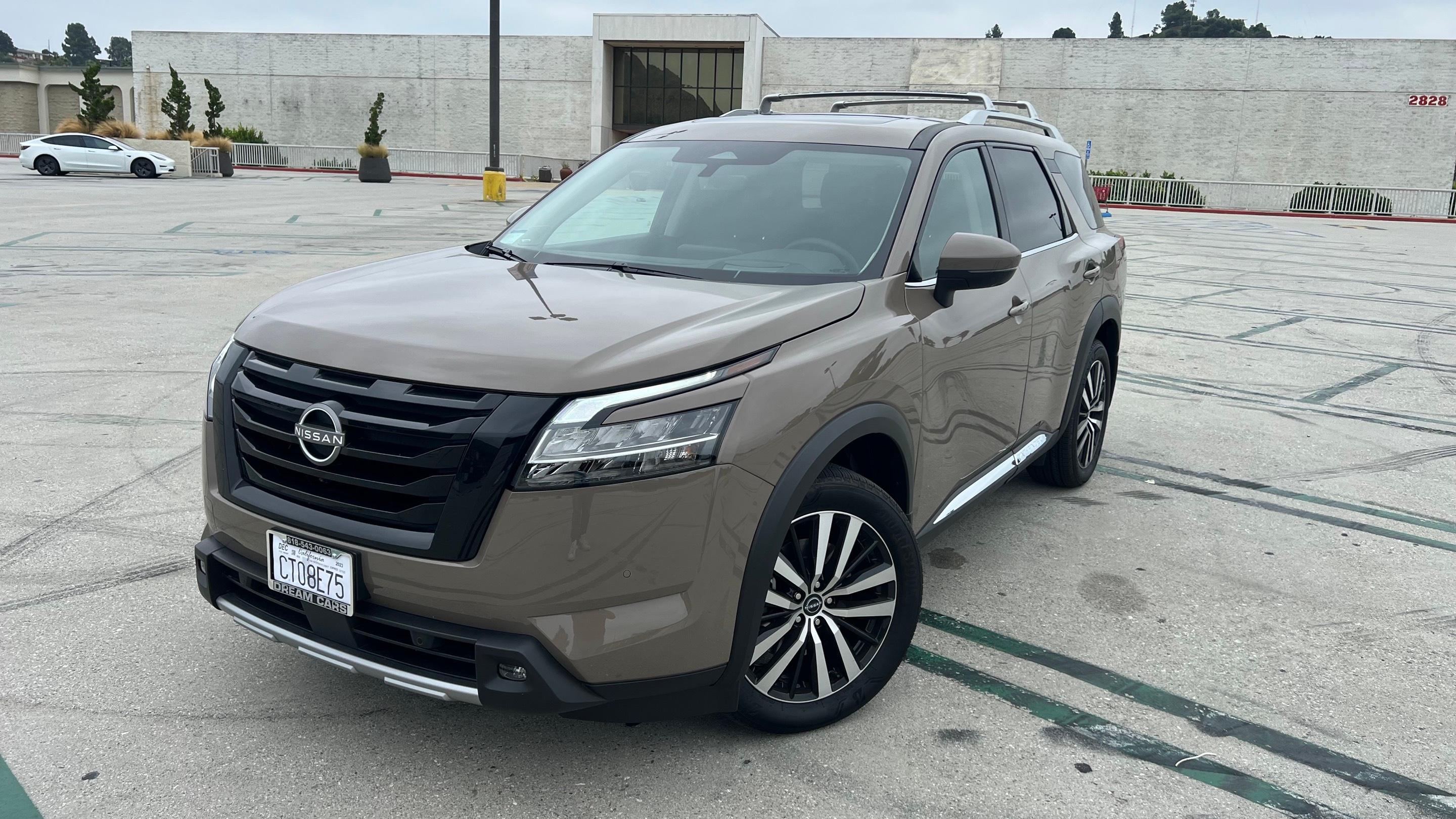 Nissan Pathfinder 2023 in Los Angeles, CA