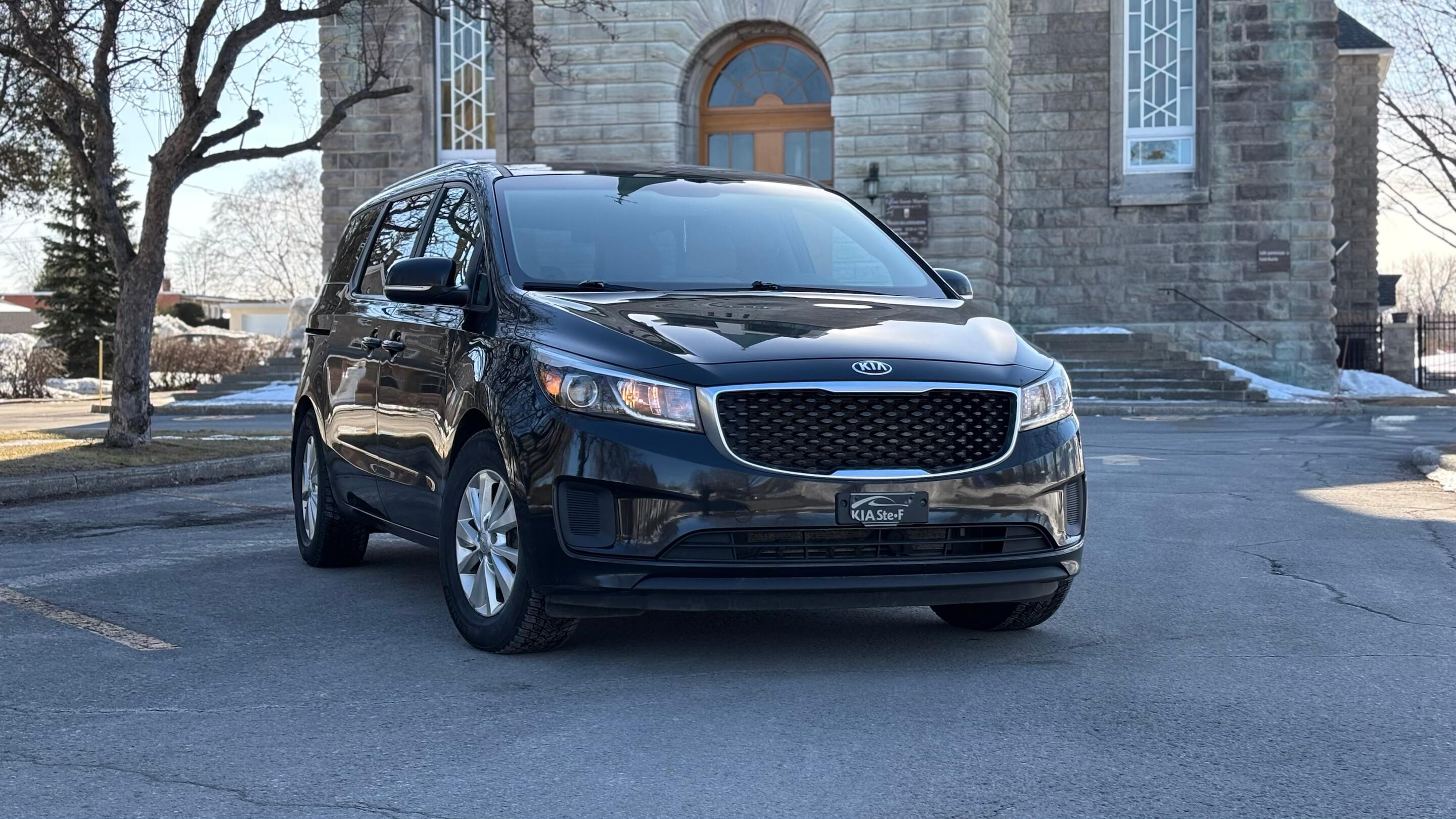 Kia Sedona 2016 in Laval, QC