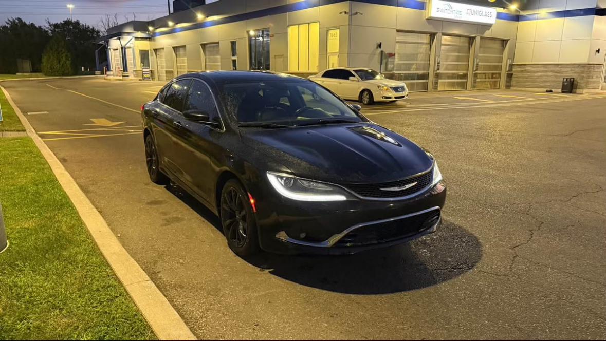 Chrysler 200 2016 in Toronto, ON