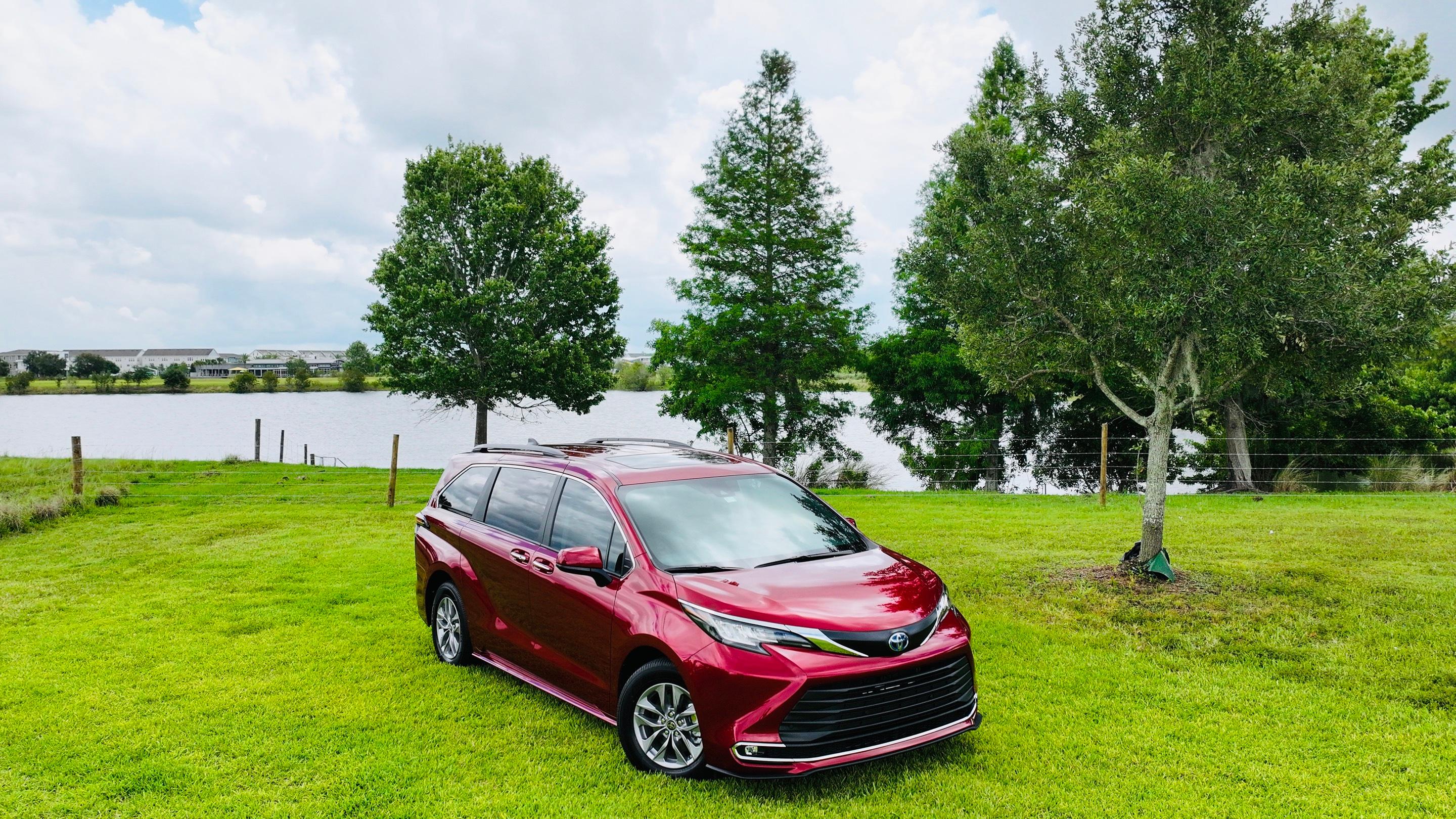 Toyota Sienna 2023 in Orlando, FL