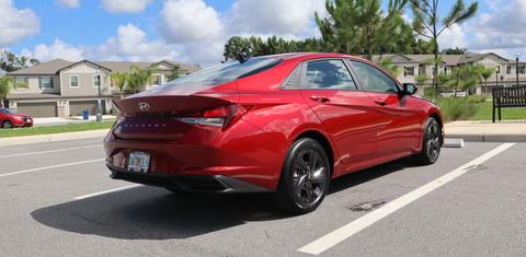 Hyundai Elantra 2023