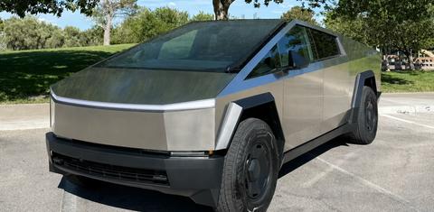 Tesla Cybertruck 2026