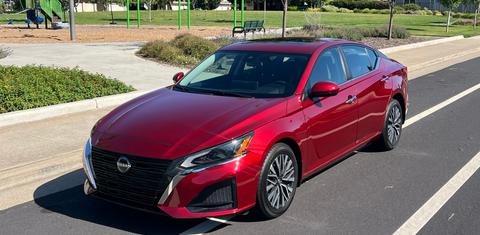 Nissan Altima 2023