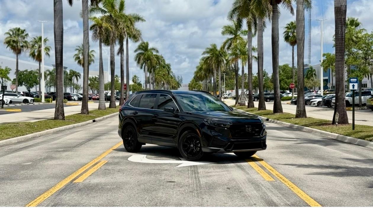 Honda CR-V Hybrid 2025 in Hallandale Beach, FL