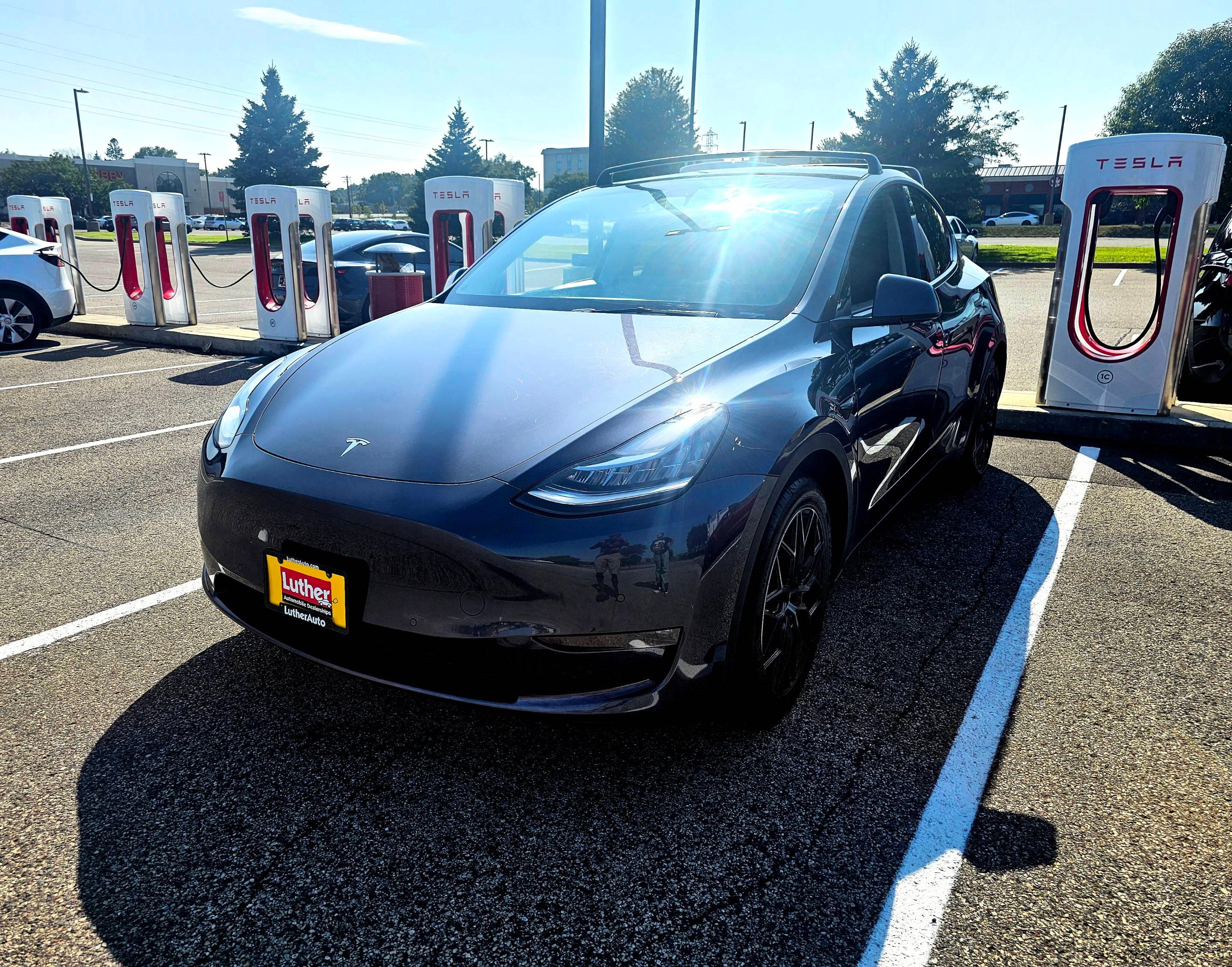 Tesla Model Y 2021 in Bloomington, MN