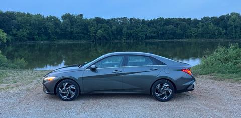 Hyundai Elantra 2025