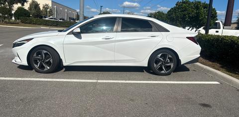 Hyundai Elantra 2023