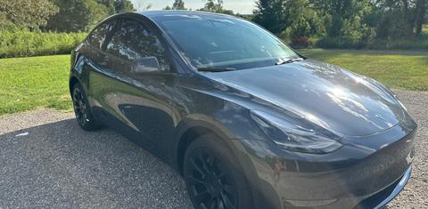 Tesla Model Y 2024