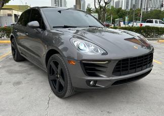 Porsche Macan car