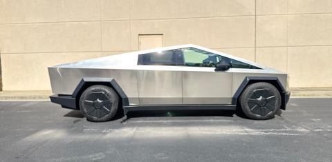 Tesla Cybertruck 2025