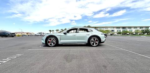 Porsche Taycan 2025