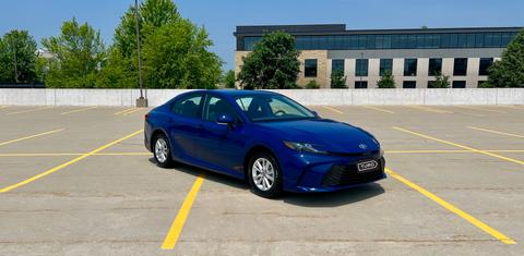 Toyota Camry Hybrid 2025