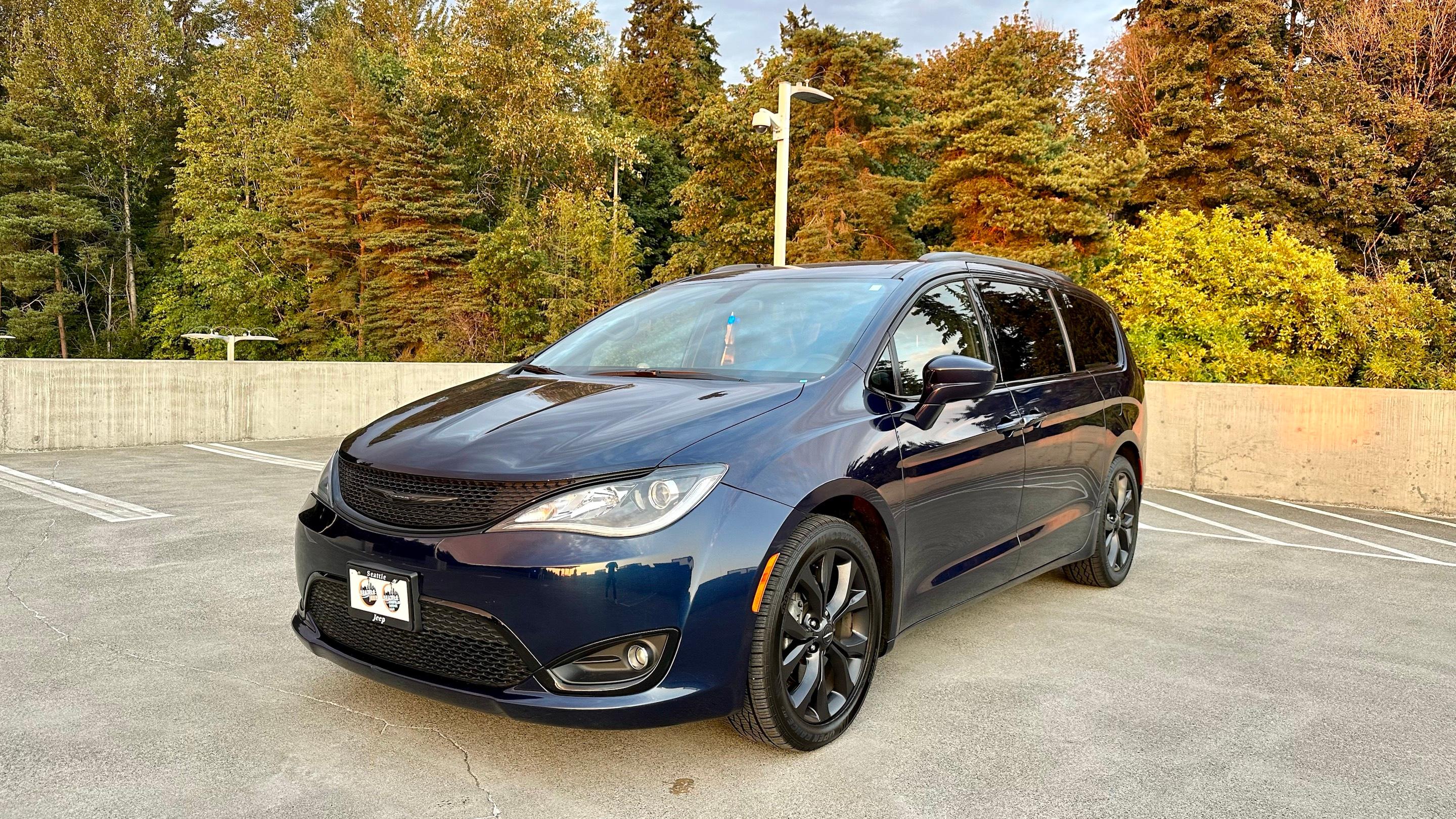 Chrysler Pacifica 2020 in Bellevue, WA