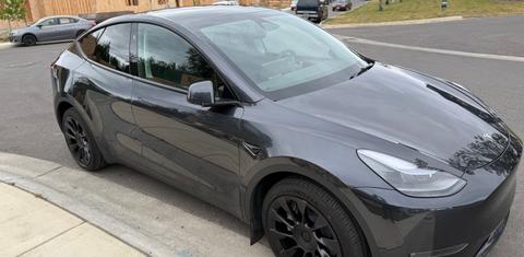 Tesla Model Y 2024