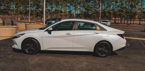 Hyundai Elantra 2022