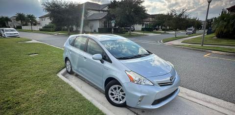 Toyota Prius v 2014