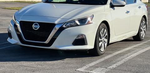Nissan Altima 2021
