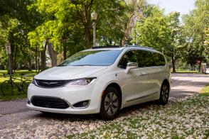 Chrysler Pacifica car