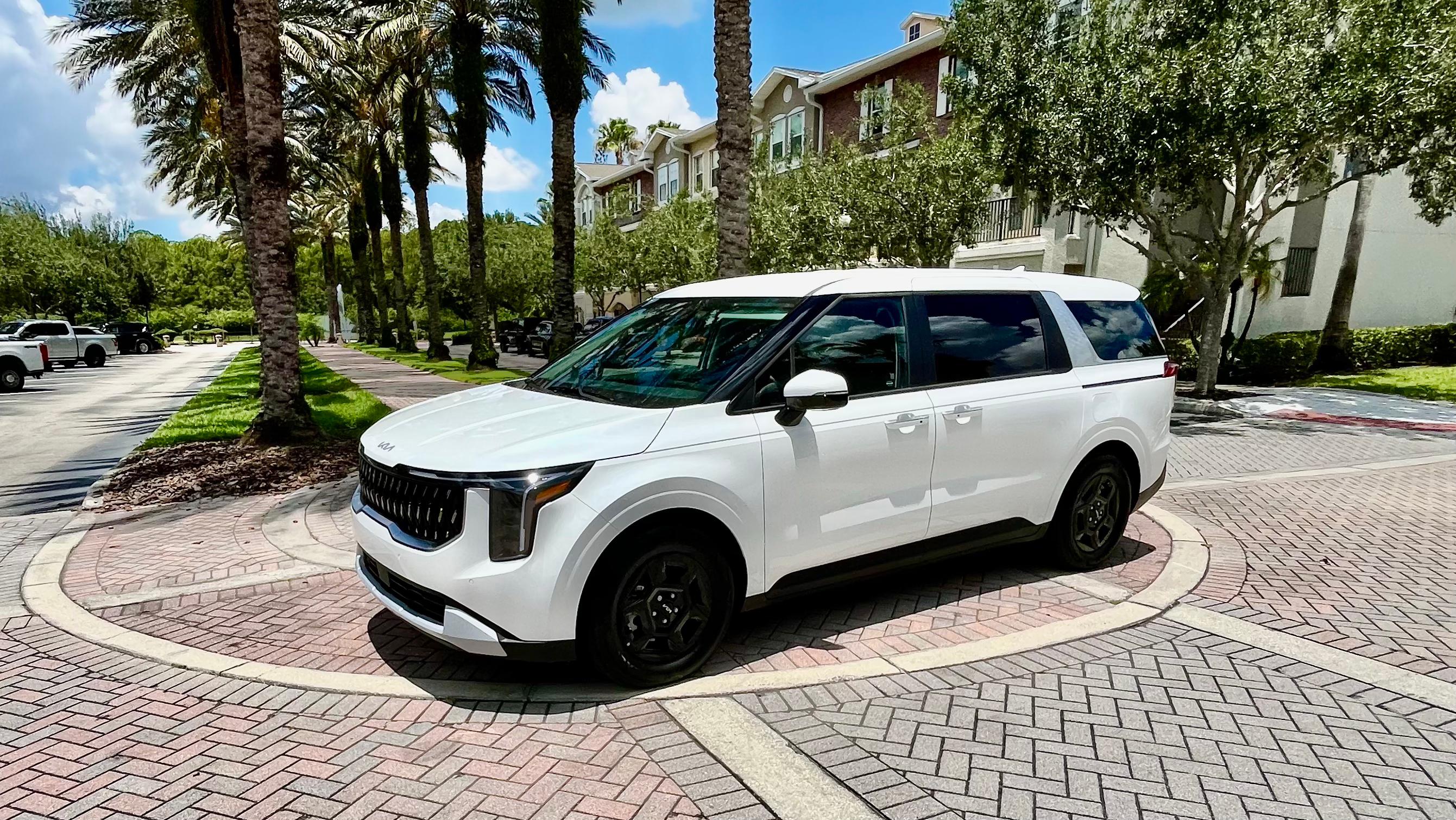 Kia Carnival 2026 in Westchase, FL