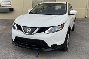 Nissan Rogue car