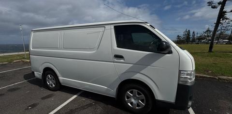 Toyota HIACE 2017
