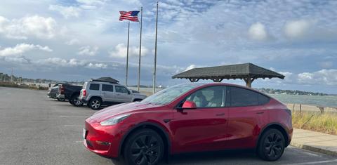 Tesla Model Y 2024